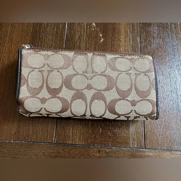 Coach signature logo wallet - Picture 3 of 13